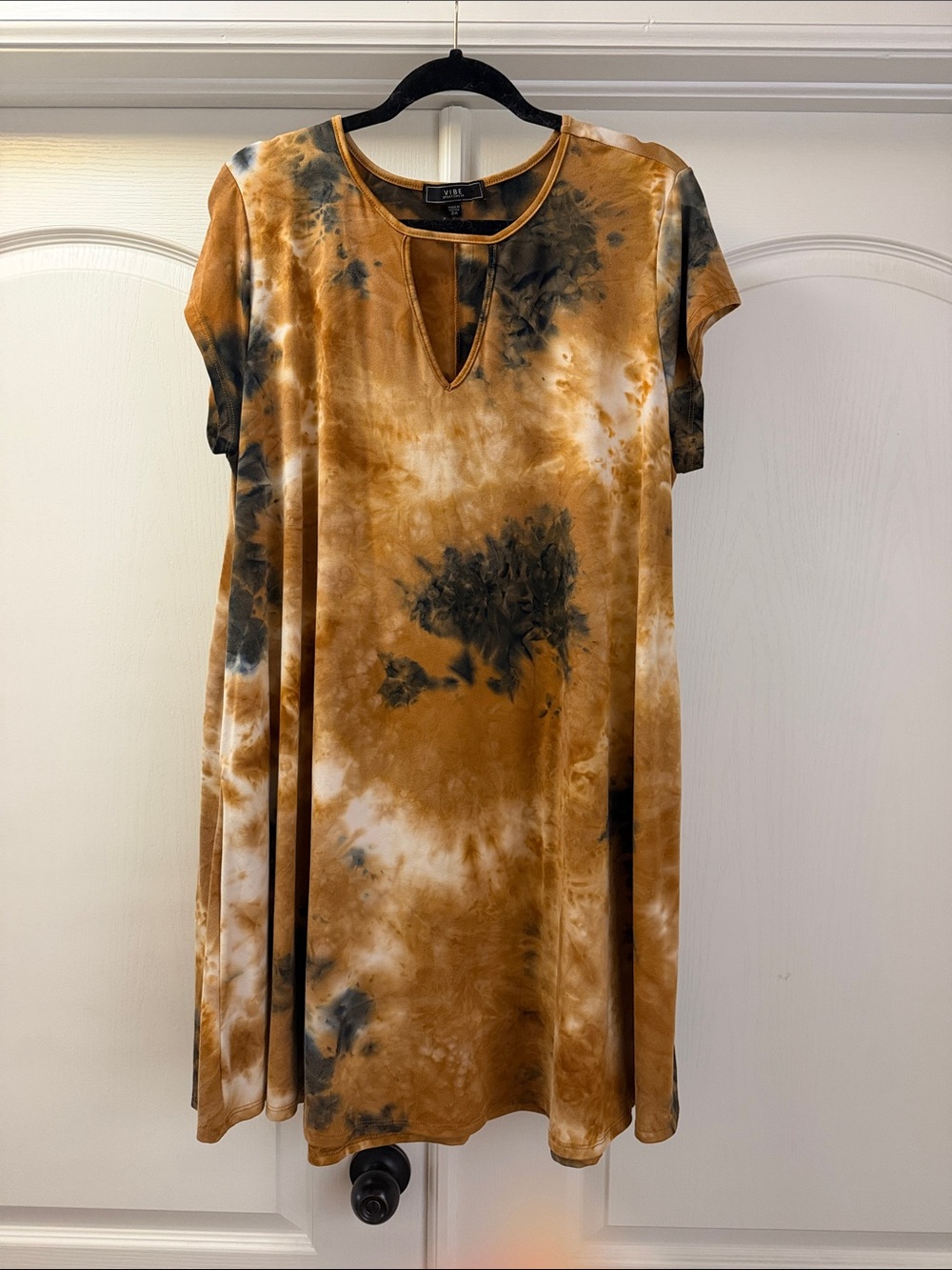 Vibrant Rust Tie-Dye Keyhole Midi Dress by Vibe